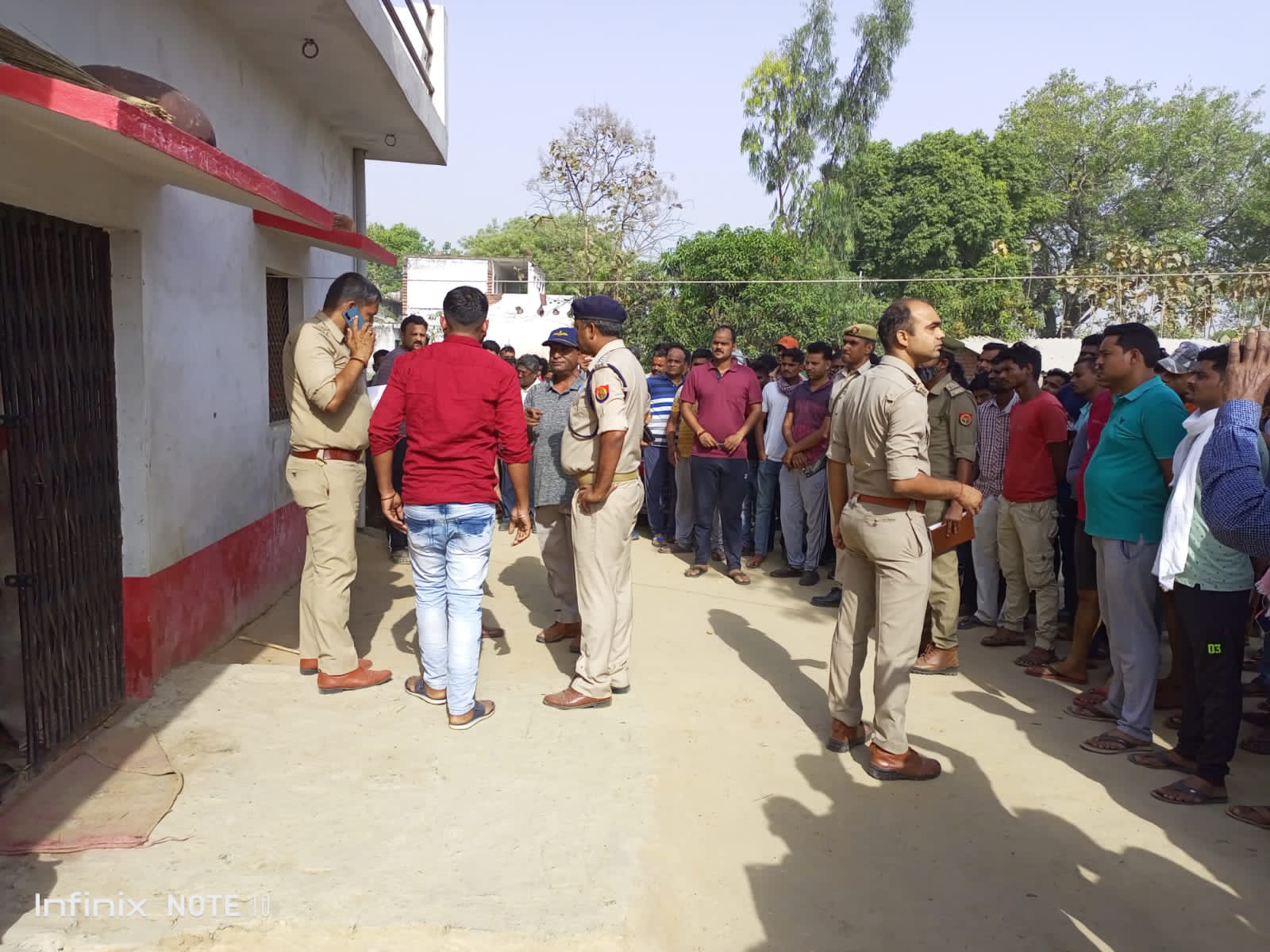 mass-murder-5-family-members-killed-in-paryagraj