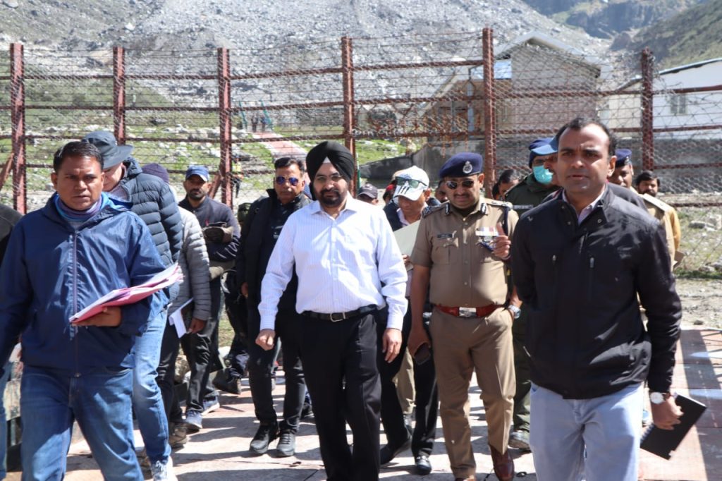 Chief secretary Sandhu visited kedaranath dham for inspection