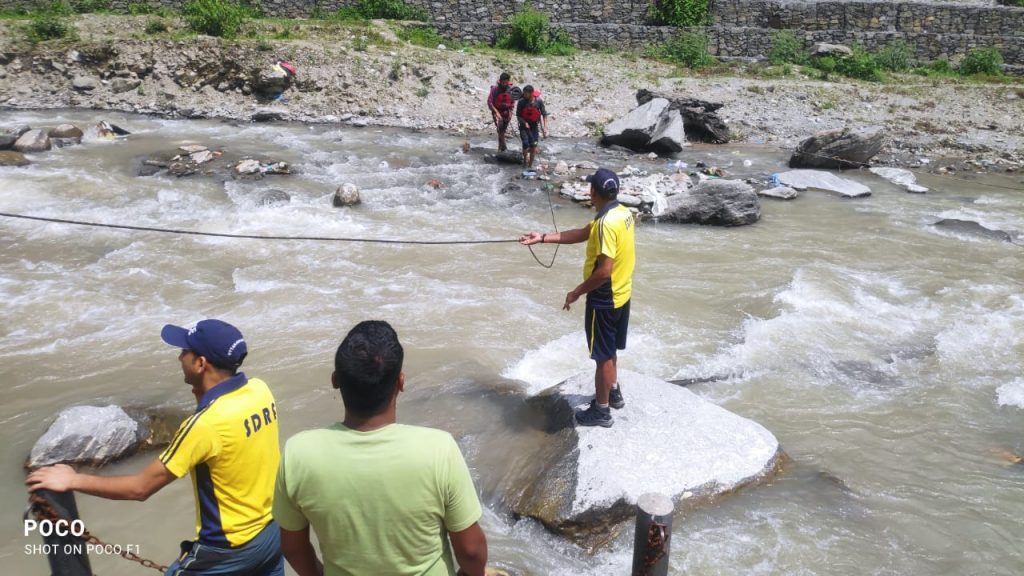 Two youths trapped in Mandakini river in rudrparyag