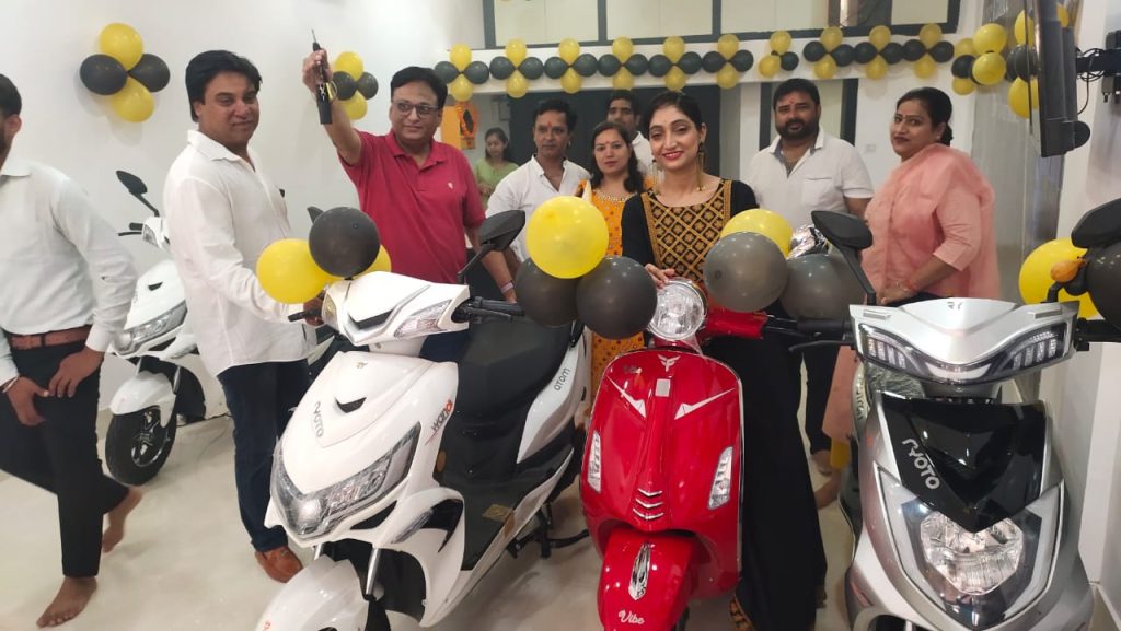 elcatric-scooter-launched-by-rayto-in-haridwar