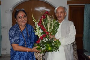 Uttrakhand speekar Ritu Khanduri meet Maharashtra Governor Bhagat Singh Koshyari 