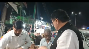 CM Dhami arrived to buy clay lamps