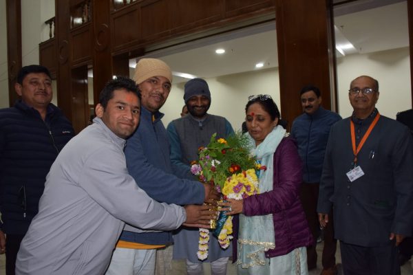 Speekar Ritu Khanduri reached Gairshain for uttrakhand foundation day