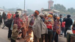 Bone fire arrgment by social workers in bank of ganga 