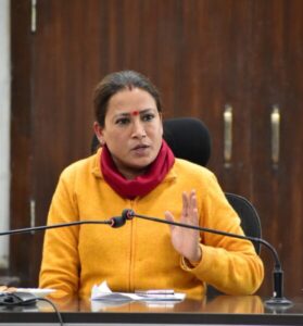 Minister Rekha Arya review meeting with departmental officers