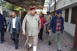 Minister Satpal Maharaj sudden inspection of Sanskrit directorate