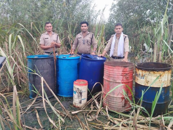 Campaign against illegal liquor Abkari Vibhag destroyed thousands of liters of lahan in Vaanganga area