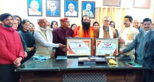 Shirimahant Ravindra Puri awarded with Haridwar Gaurav Ratn