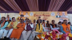 Some leaders keep distance form Trivendra Singh Rawat's election campaign