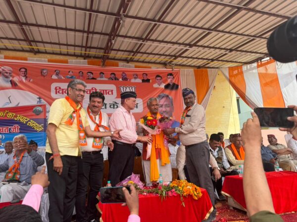 Ex army personal organized road show for trivendr singh rawat in roorkee