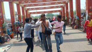 Local shopkeeper fight each other at Har ki Paudi, vedio viral 