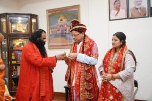 Sant delegation meat cm Pushkar Singh Dhami at his house