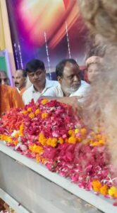 devotees-pay-homage-to-pilot-baba-in-haridwar
