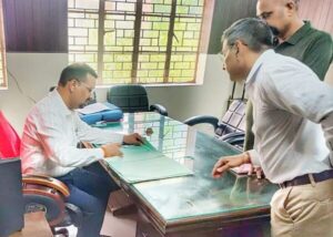 Dm Haridwar kamendr singh raid different departments 