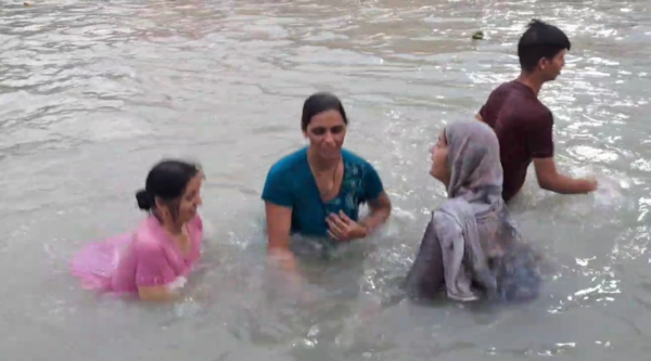 Devotees take holy deep on Ganga Dashahara in Haridwar