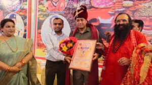 Akhada parishad awarded Haridwar DM SSP and there team