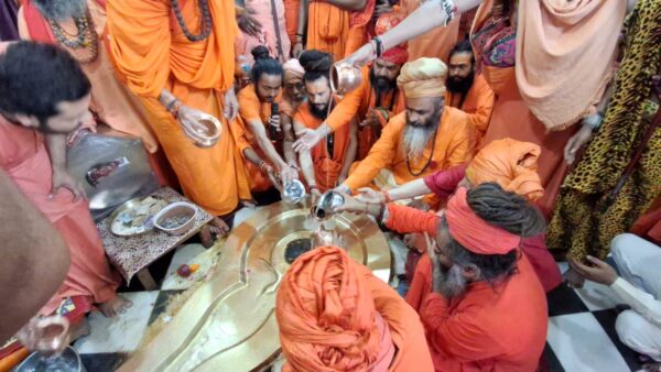 juna-akhada's Chadi Yatra continued reached Daksh Mandir kankhal