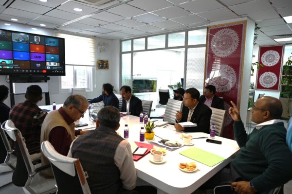 Uttrakhand s I r CEO meeting with 4 district's dm