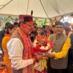 होली मिलन समारोह में नेताजी को देख बोले सीएम धामी – “यह चेहरा है सबका प्यारा”,