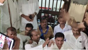Haridwar Congress agitated on police station to protest FIR against protesters