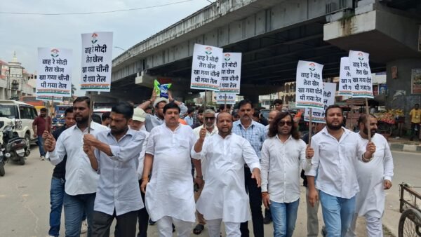 Haridwar Congress workers egitate agnist sugar rate increase