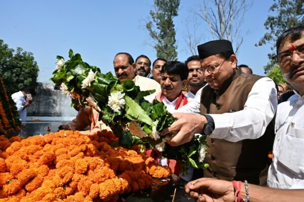 Cm Dhami paid tribute to the immortal martyrs of Rampur Tiraha.
