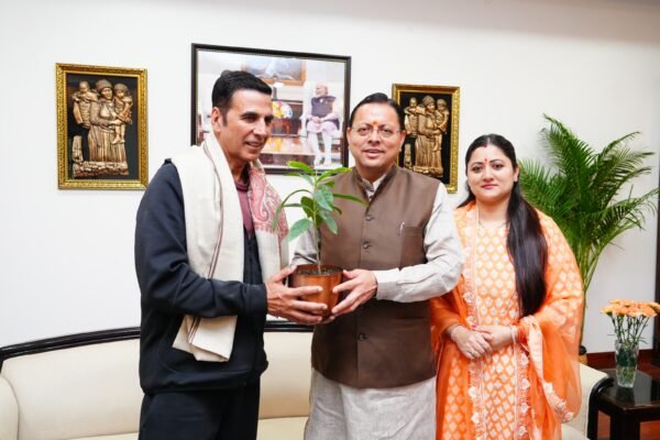 Akshay Kumar meet cm Dhami and discussed on film policy